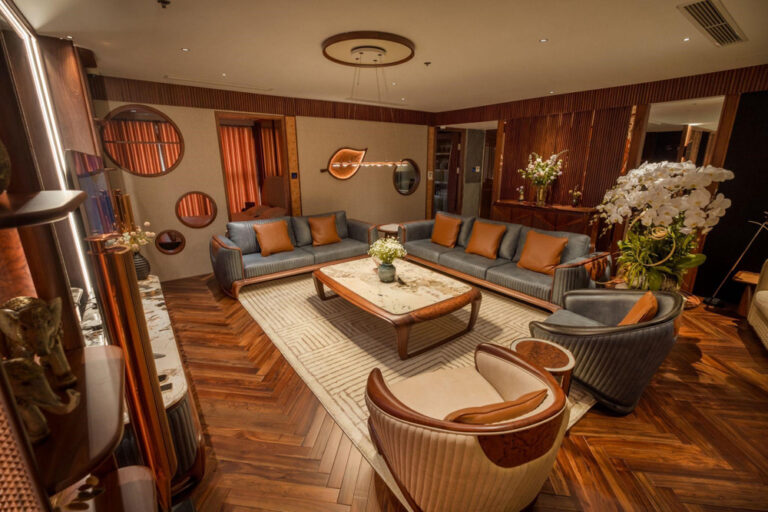 Không gian phòng khách trở nên trang hoàng với các sản phẩm nội thất trong BST mới